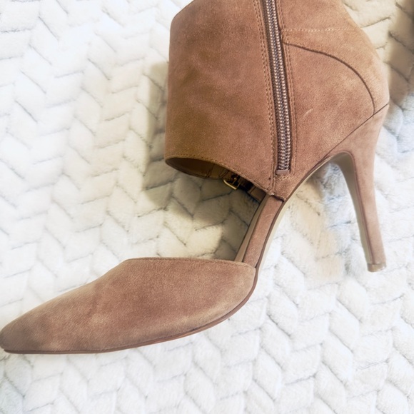 Edgy Sophistication• Trickett from Nine West• Ankle Wrap•Triple Buckle•Stiletto - Picture 5 of 7